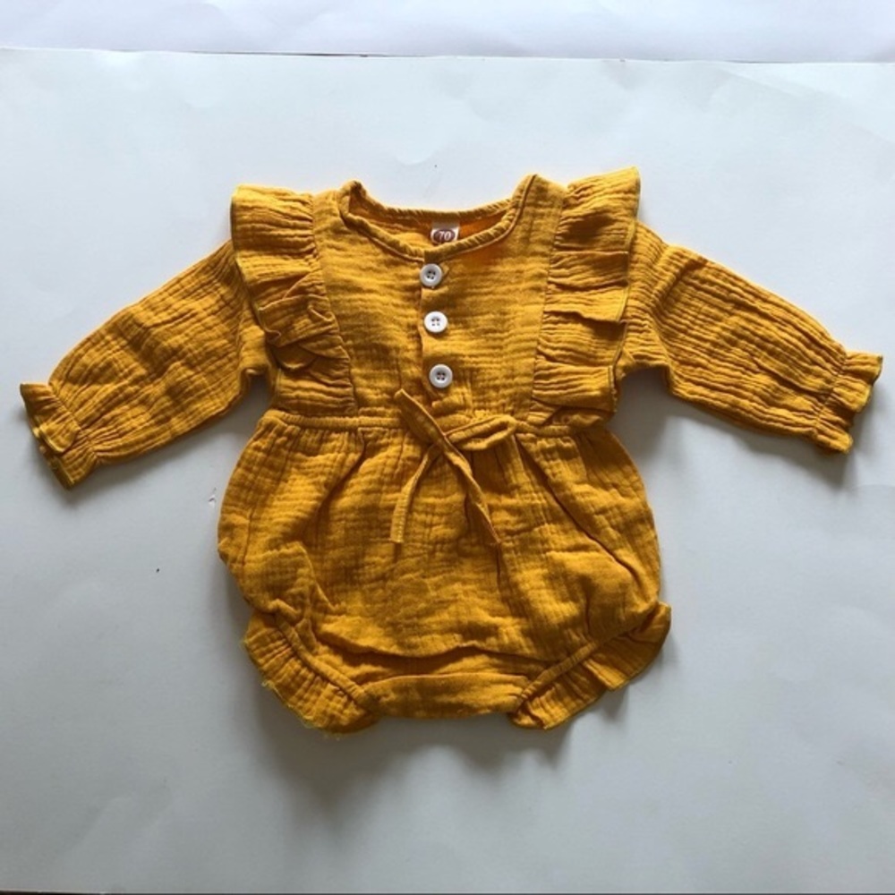 5/$25 Long Sleeve Ruffled Romper Yellow Size 6-12 mos